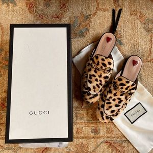 Gucci Leopard Print Pony Hair Slide Loafers size 36.5 Only worn a few times ♥️